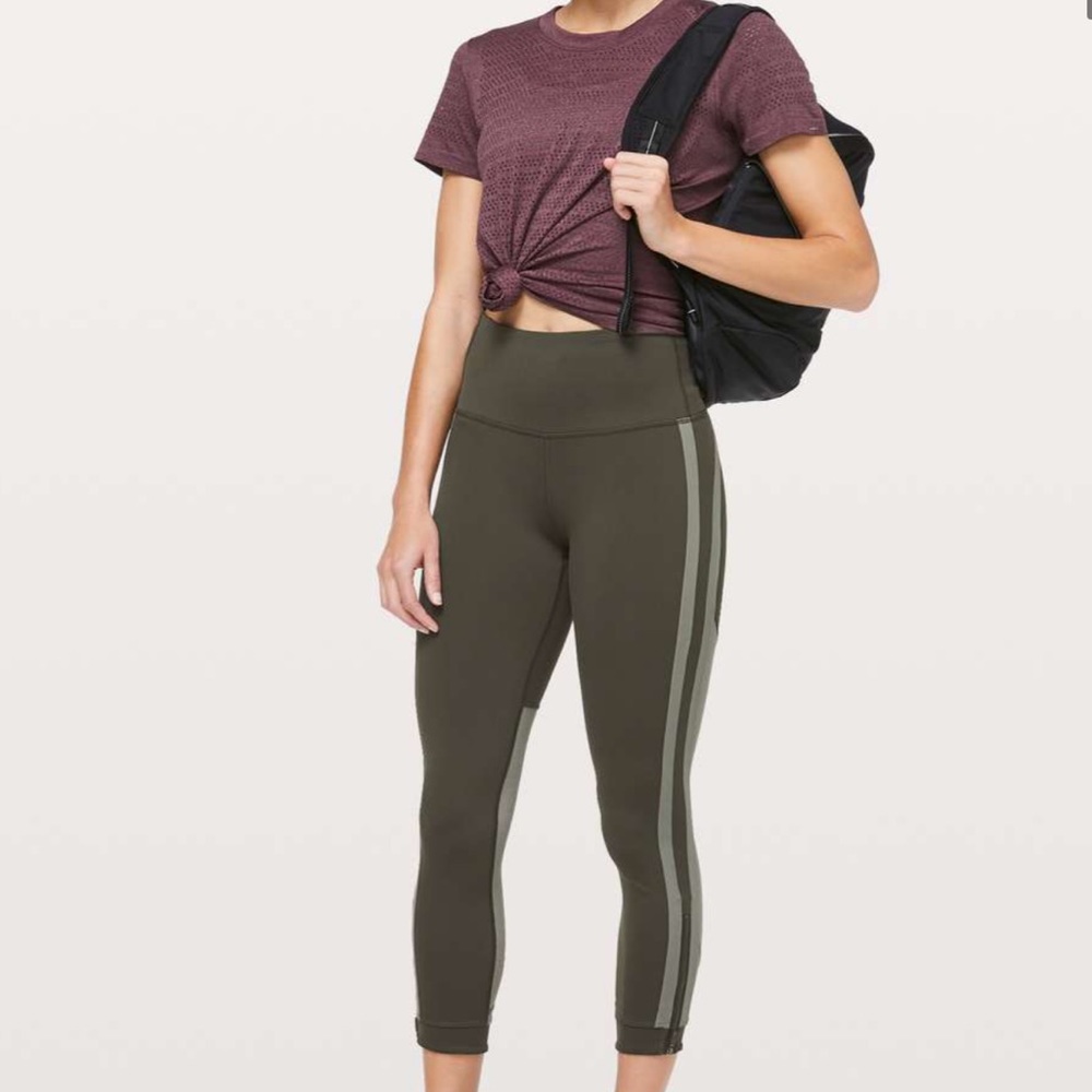 Lululemon Zip the Line Crop *23
